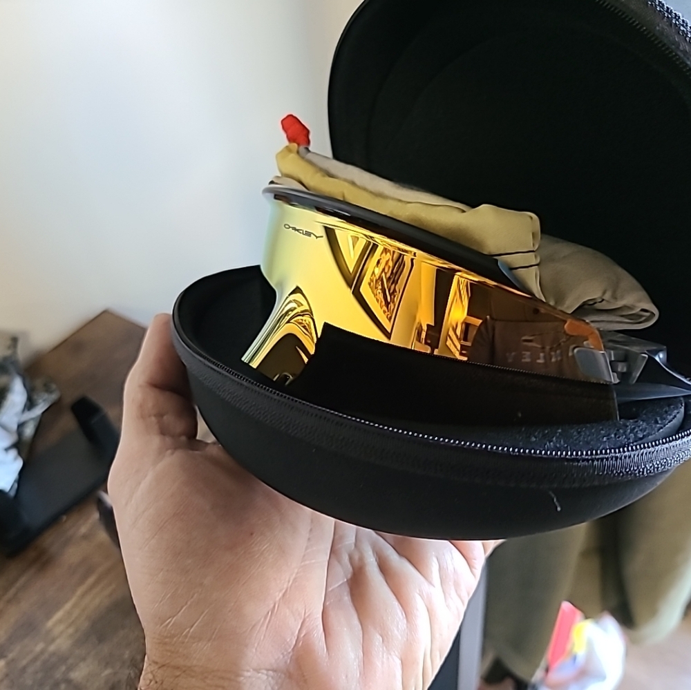 OAKLEY KATO Patrick Mahomes Medium Grey Prizm 24k